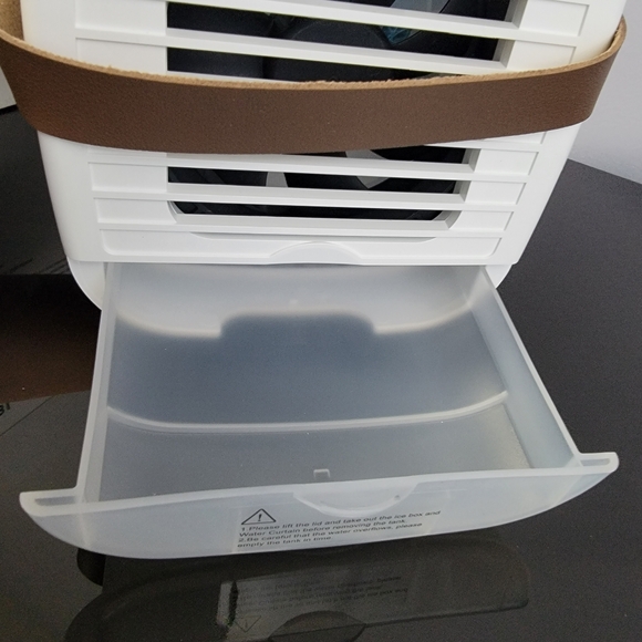 BLAUX Classic Small Portable Air Conditioner USB Desktop Air Cooler - Picture 14 of 16